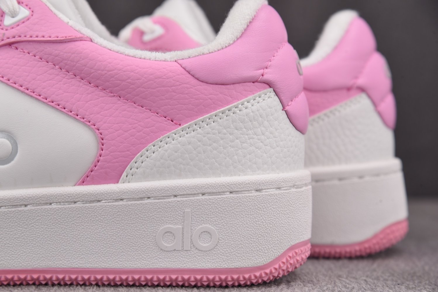 Кроссовки Alo Yoga Recovery Mode фото 13