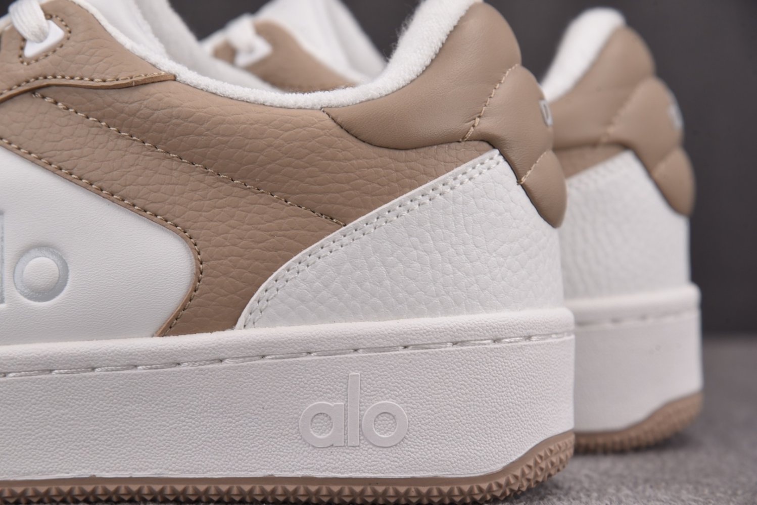 Sneakers Alo Yoga Recovery Mode фото 13