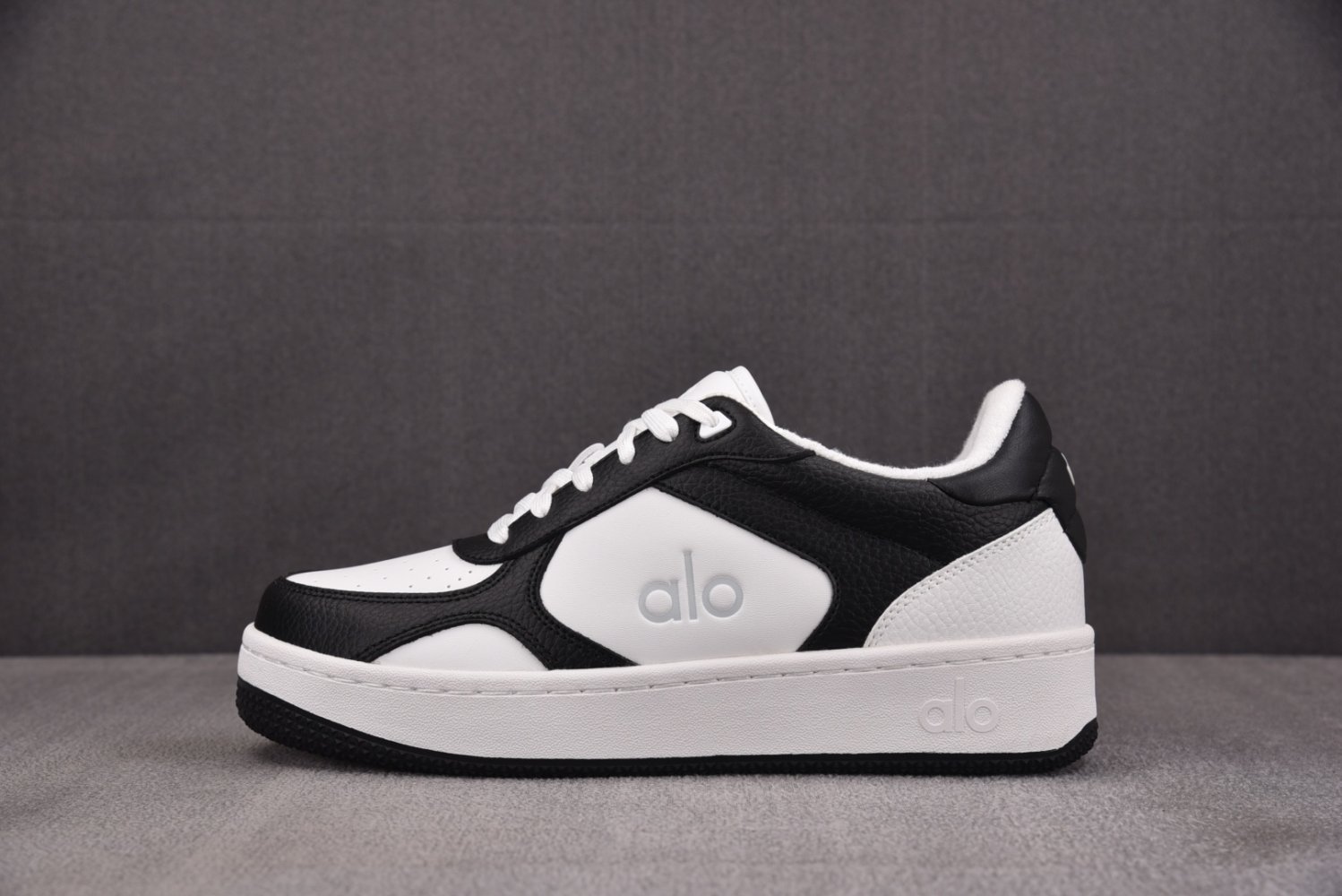 Sneakers Alo Yoga Recovery Mode