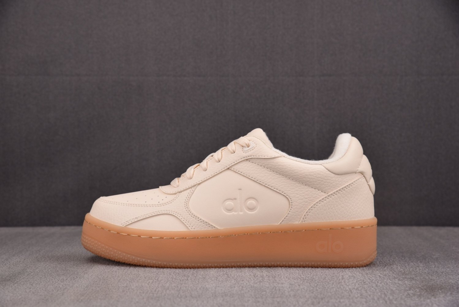 Sneakers Alo Yoga Recovery Mode