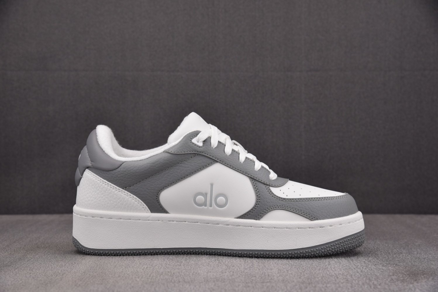 Кроссовки Alo Yoga Recovery Mode фото 2