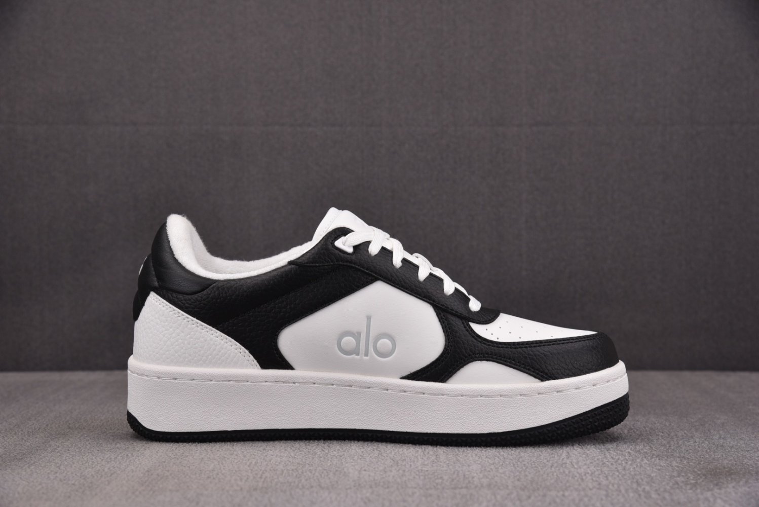 Sneakers Alo Yoga Recovery Mode фото 2