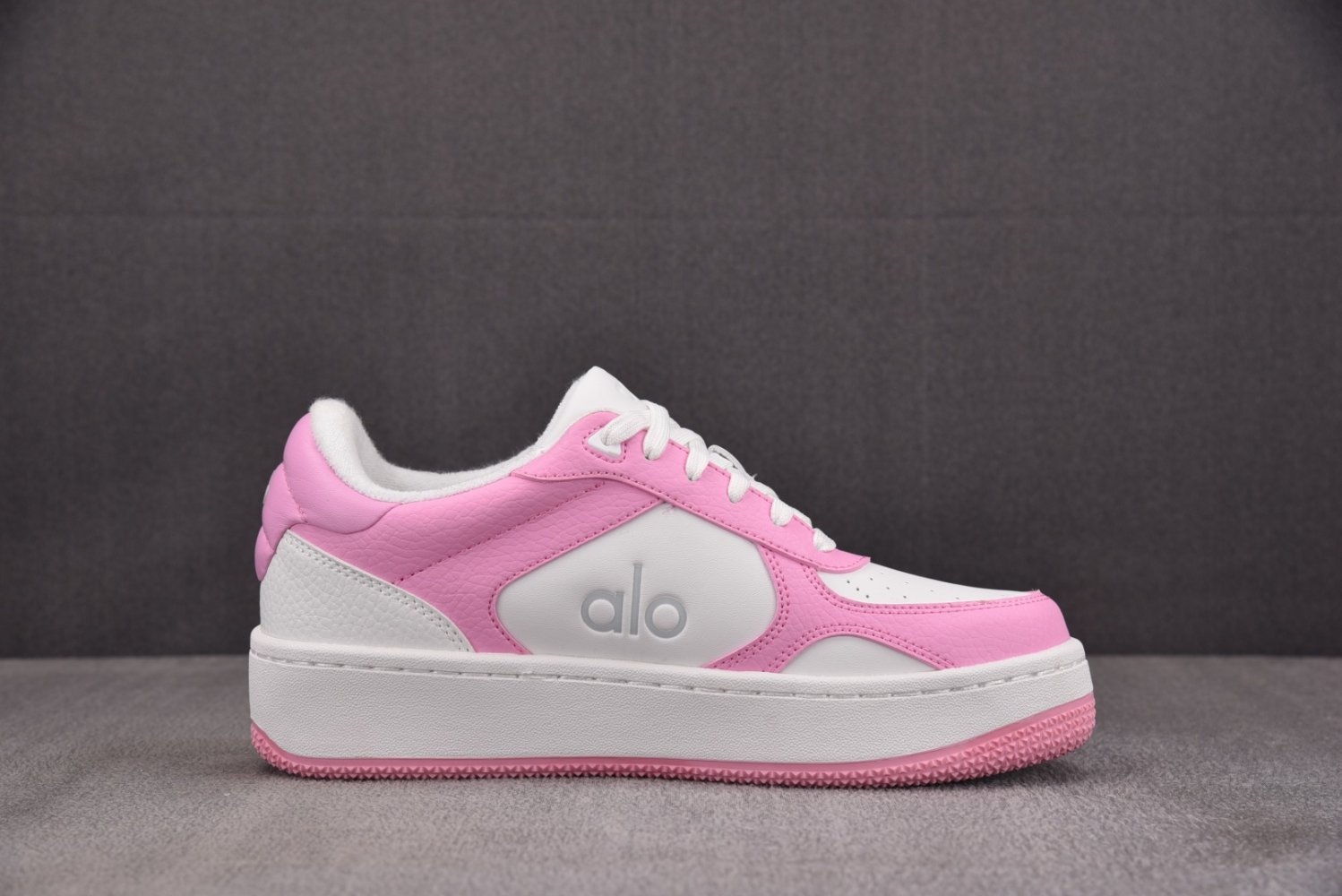 Кроссовки Alo Yoga Recovery Mode фото 2