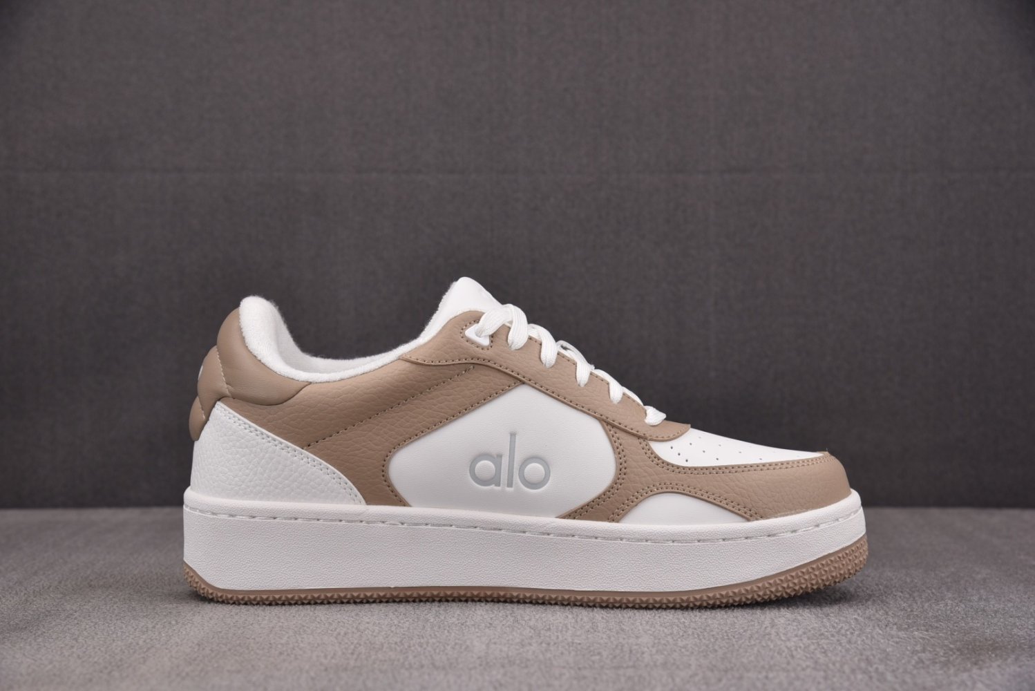 Sneakers Alo Yoga Recovery Mode фото 2