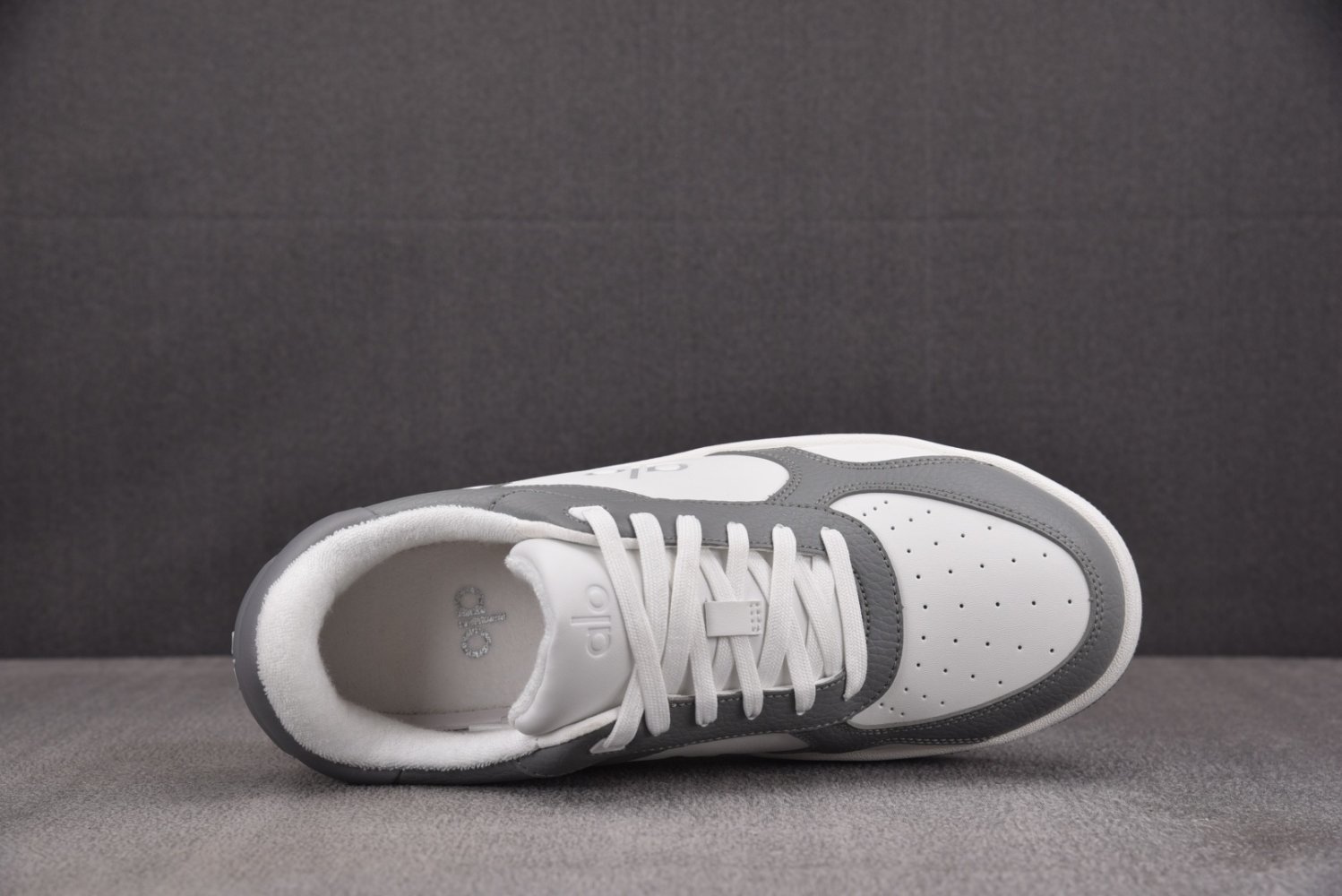 Кроссовки Alo Yoga Recovery Mode фото 3