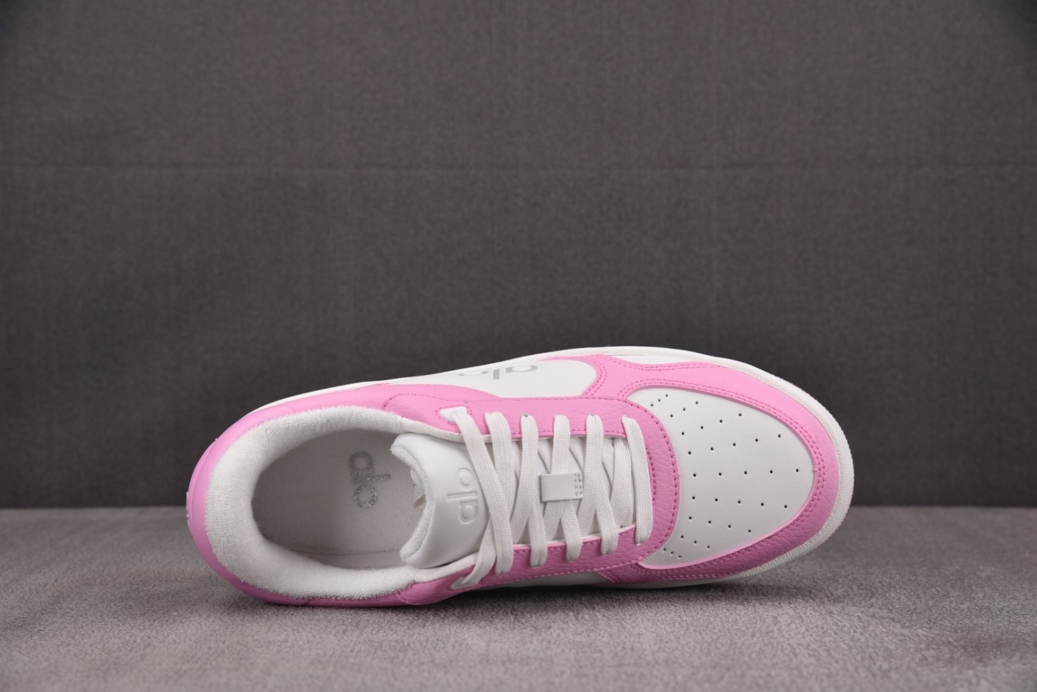 Кроссовки Alo Yoga Recovery Mode фото 3