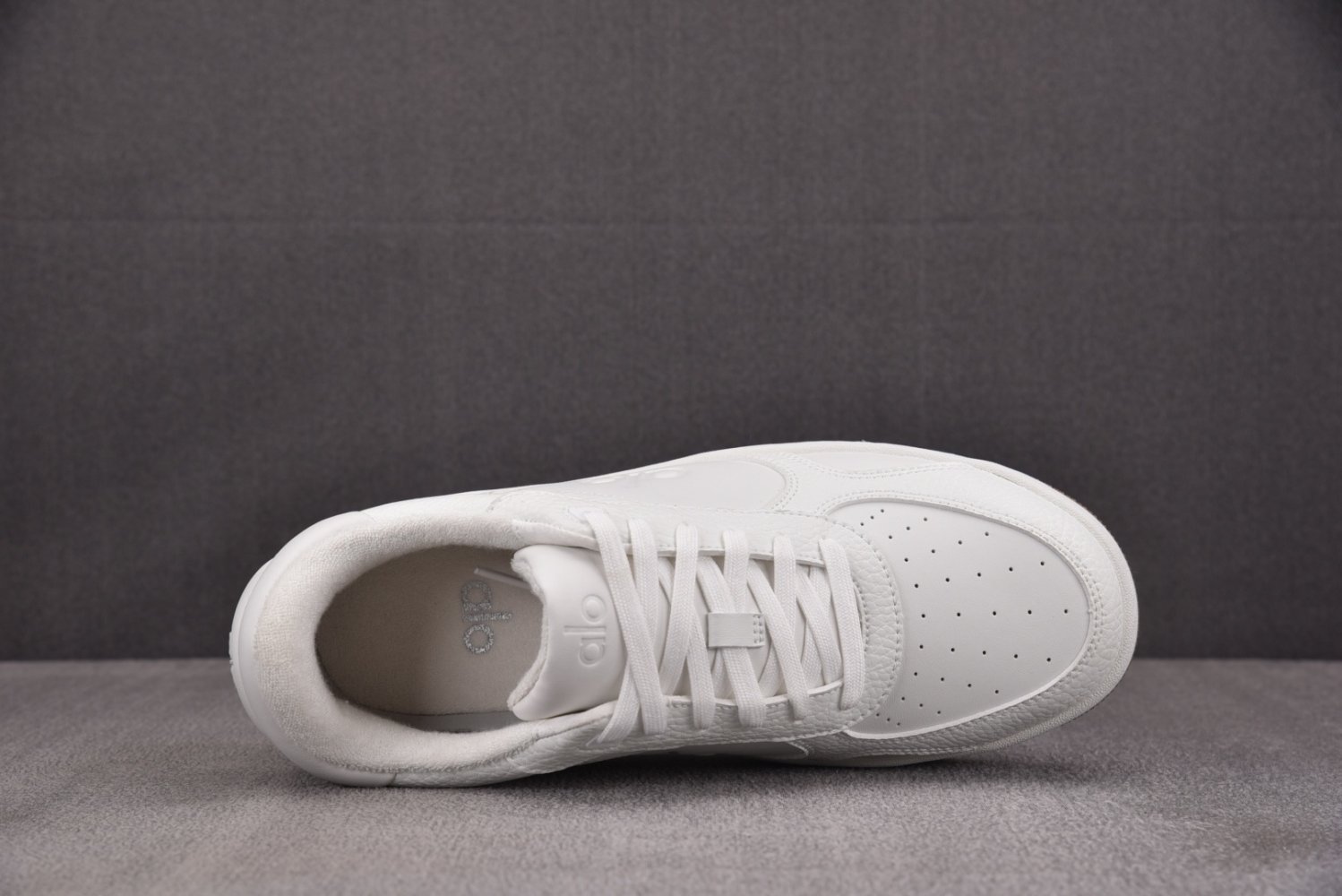 Кроссовки Alo Yoga Recovery Mode фото 3