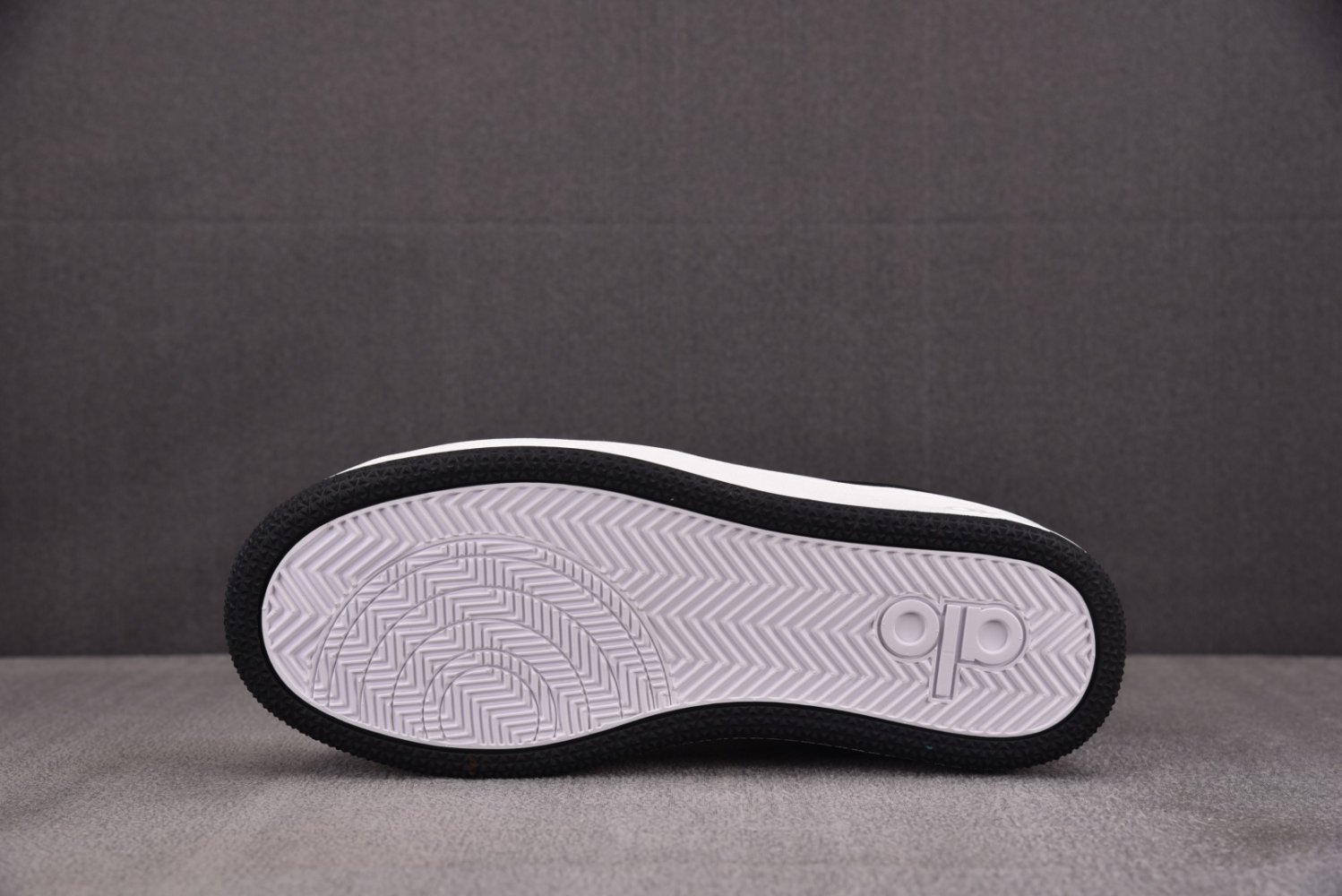 Sneakers Alo Yoga Recovery Mode фото 4