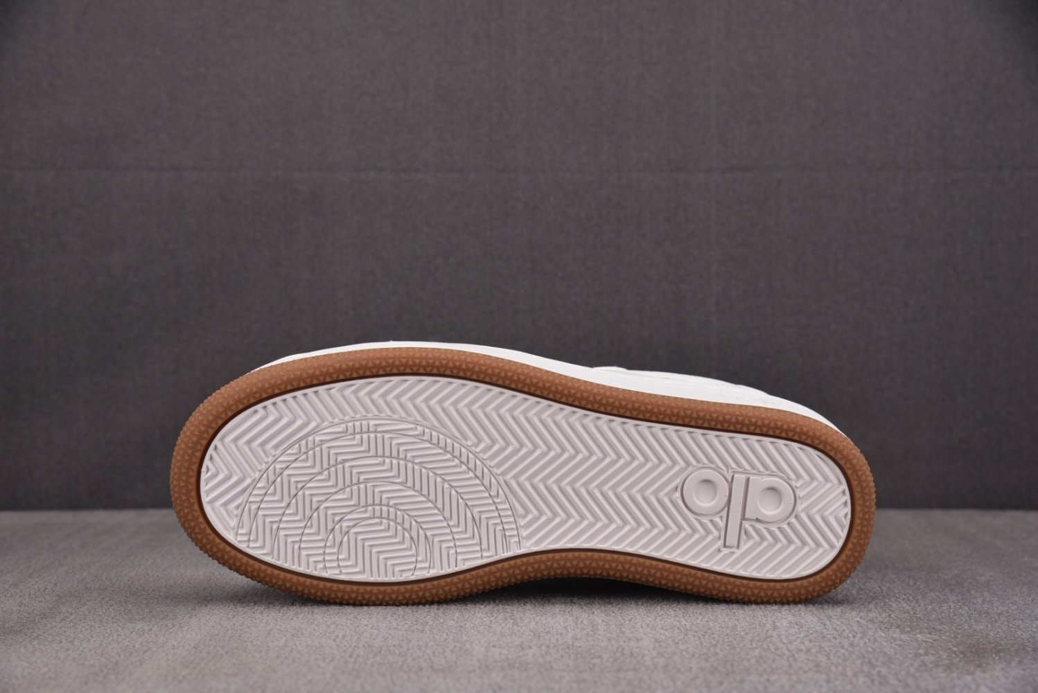 Кроссовки Alo Yoga Recovery Mode фото 4