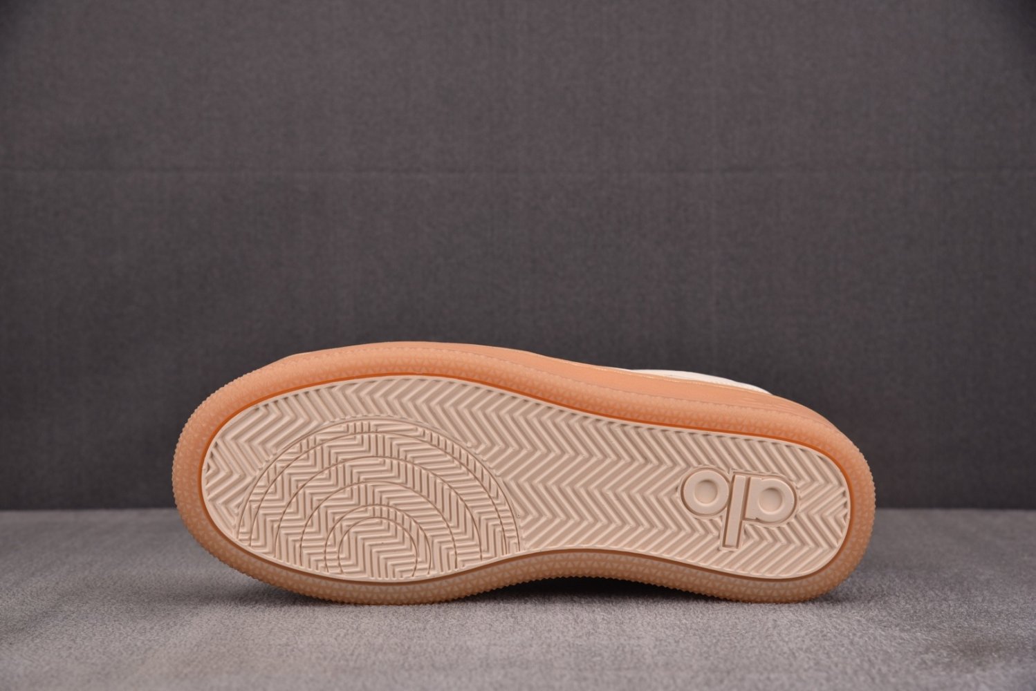 Sneakers Alo Yoga Recovery Mode фото 4