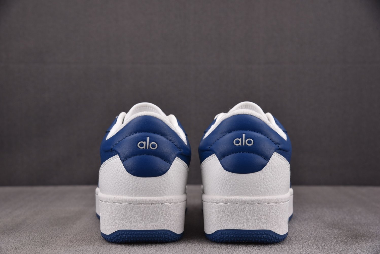 Кроссовки Alo Yoga Recovery Mode фото 5