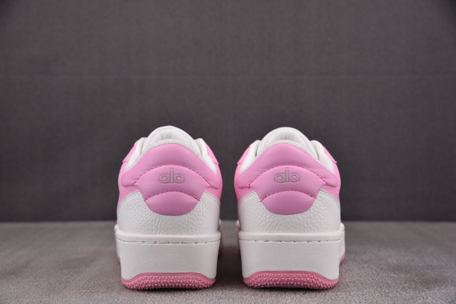 Кроссовки Alo Yoga Recovery Mode фото 5