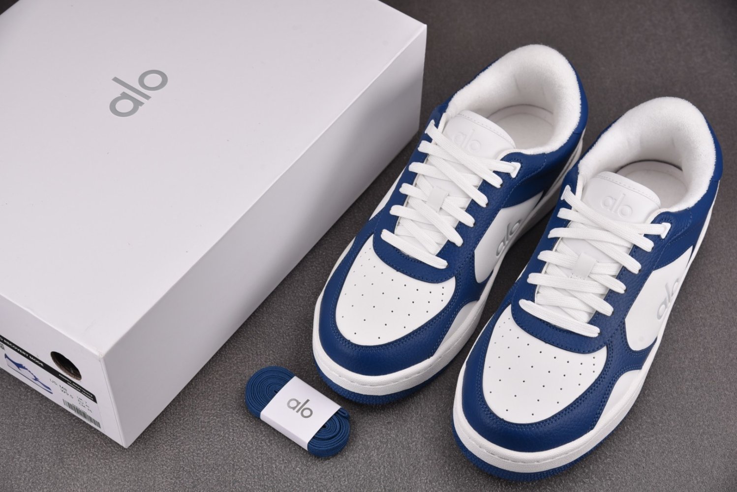 Кроссовки Alo Yoga Recovery Mode фото 7