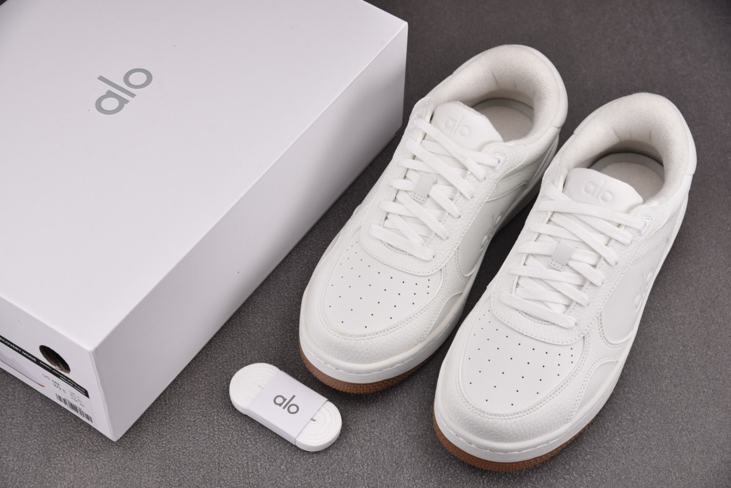 Кроссовки Alo Yoga Recovery Mode фото 7