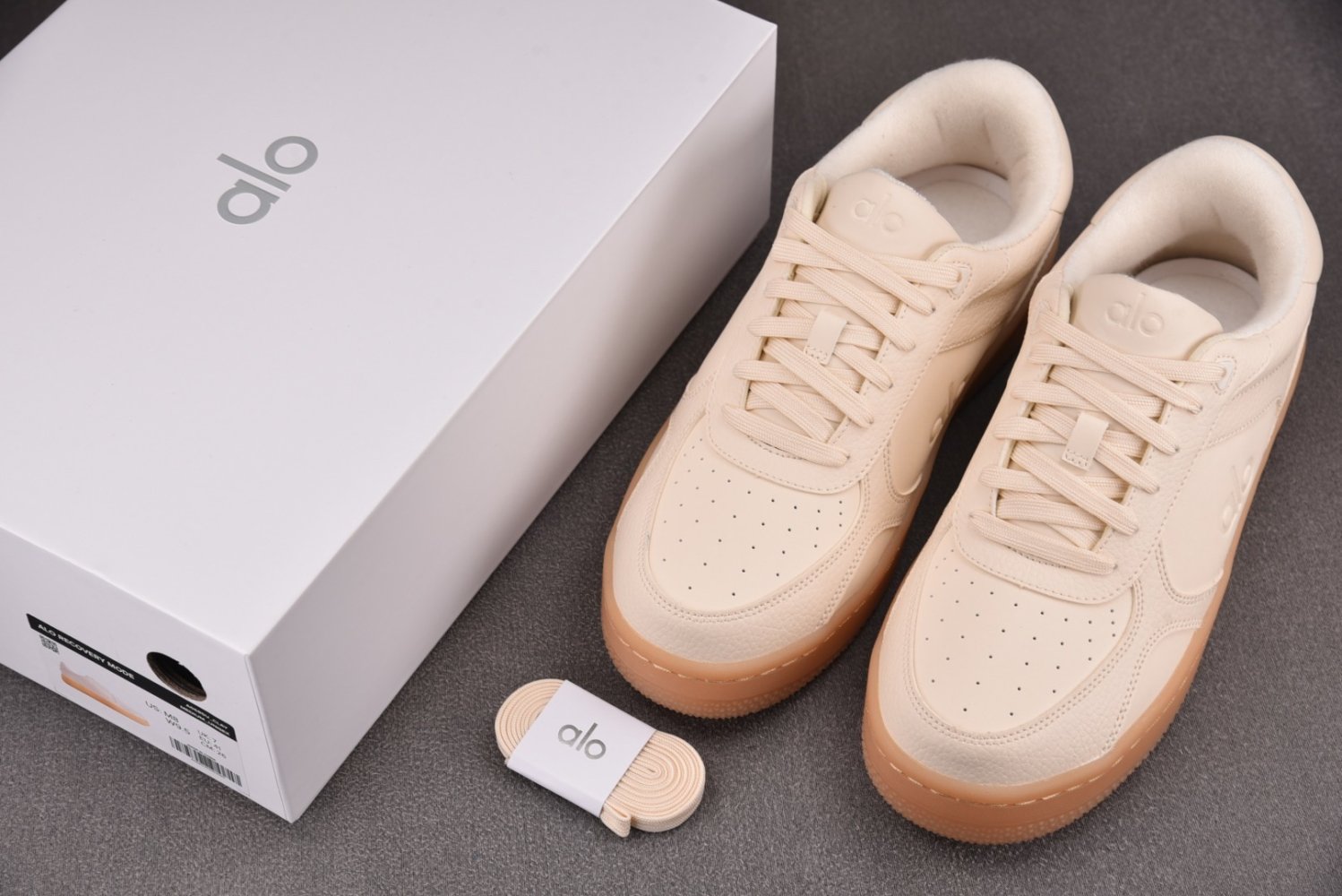 Sneakers Alo Yoga Recovery Mode фото 7