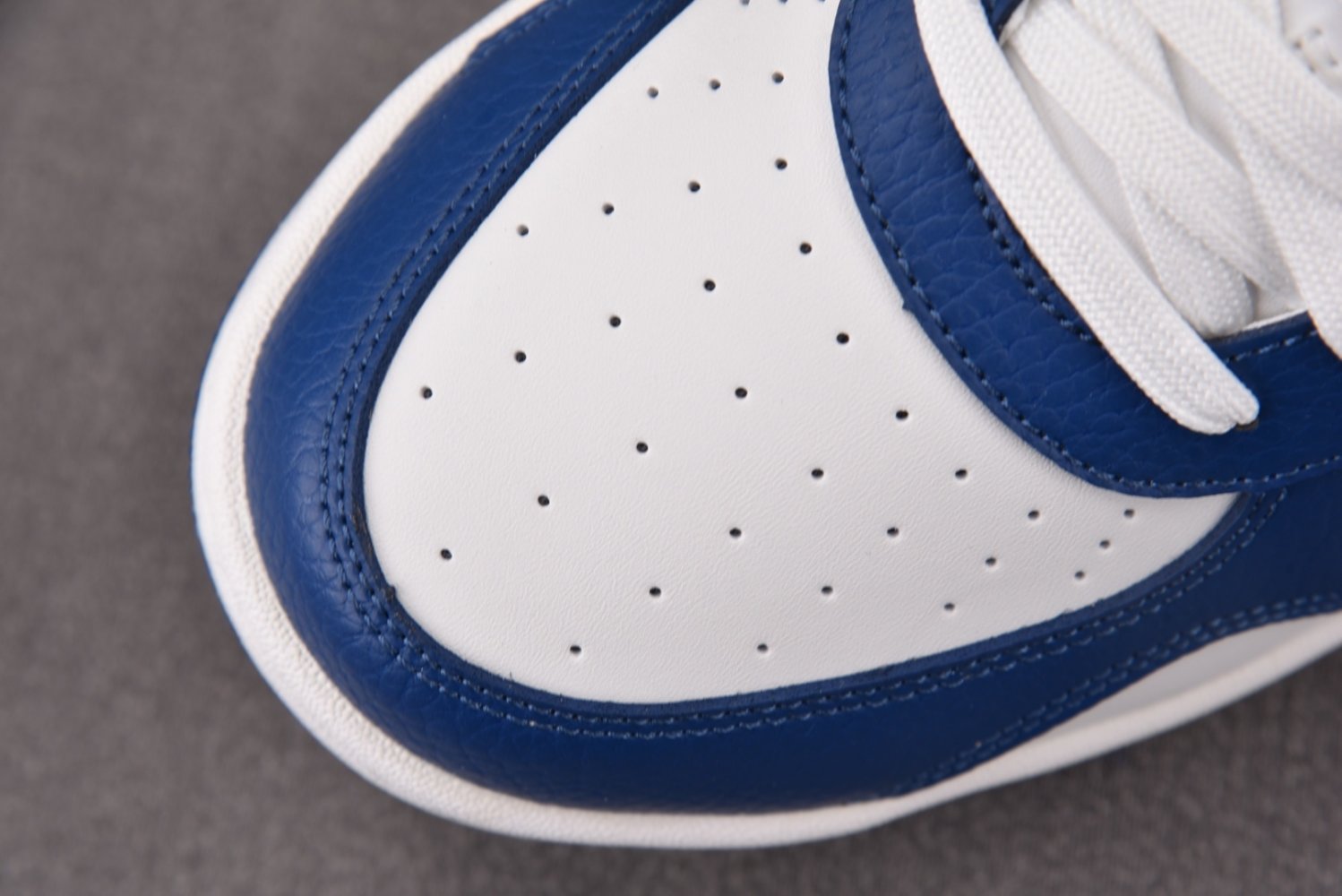 Кроссовки Alo Yoga Recovery Mode фото 8