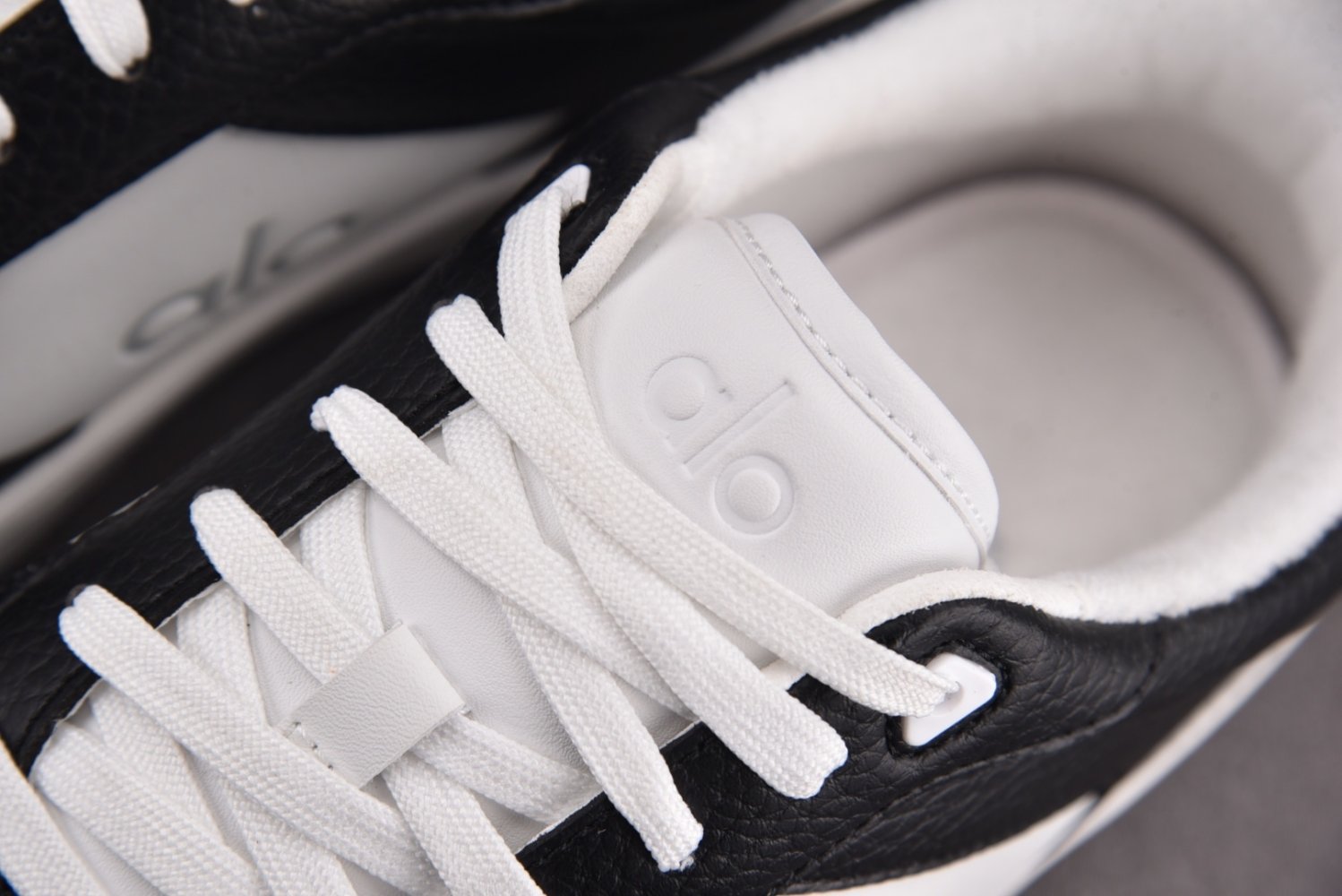 Sneakers Alo Yoga Recovery Mode фото 9