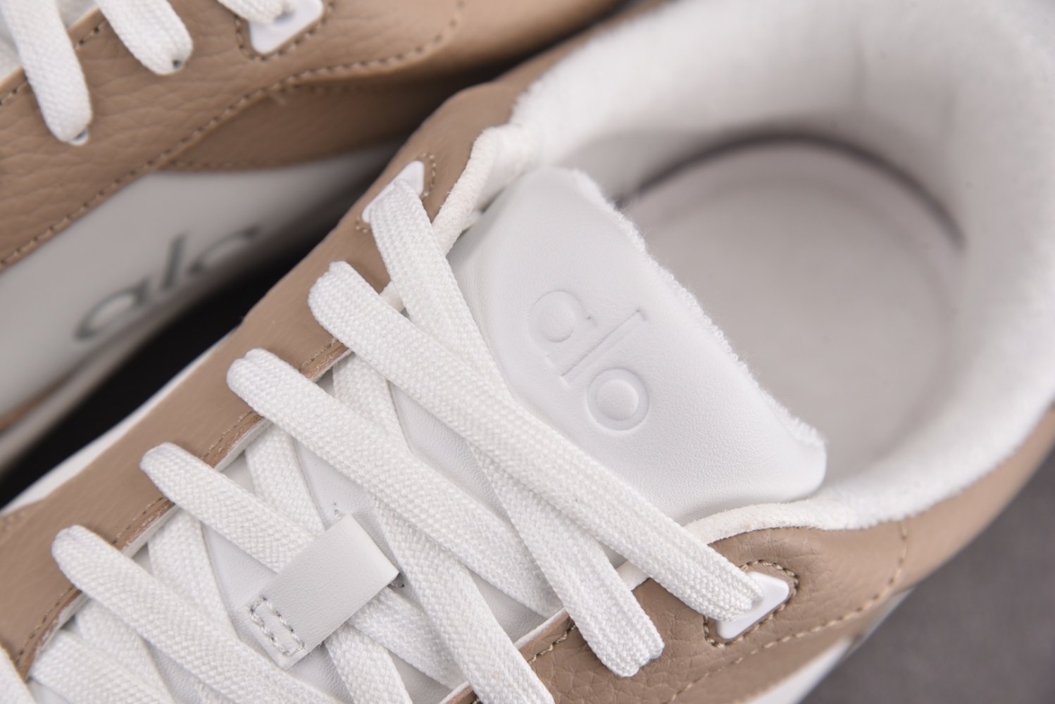 Sneakers Alo Yoga Recovery Mode фото 9