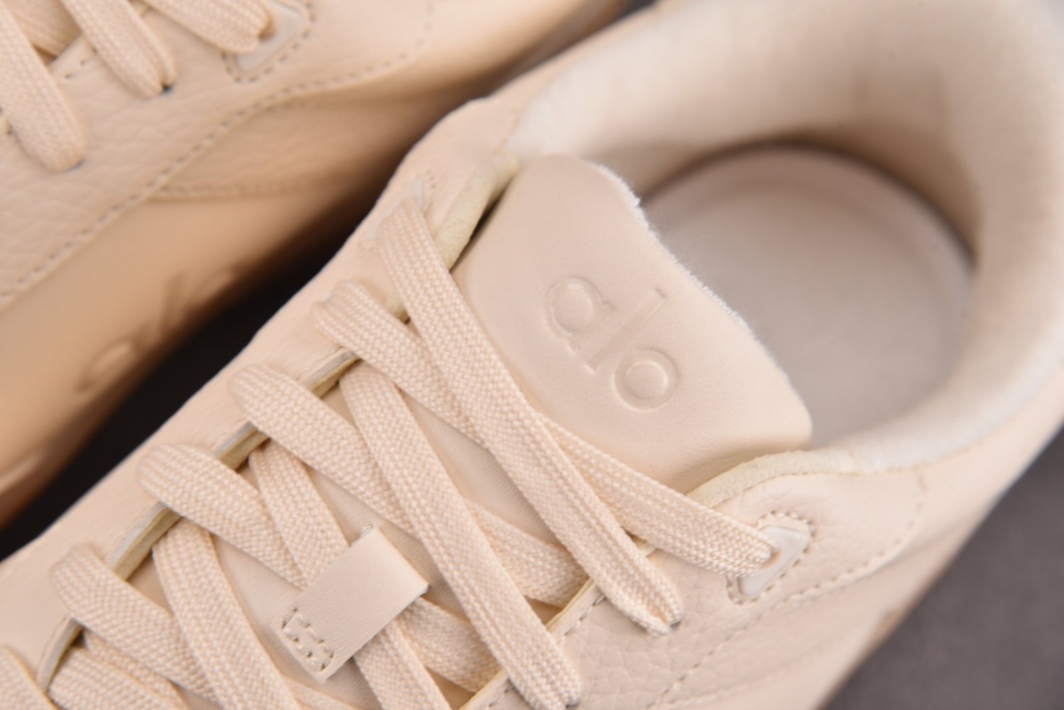 Sneakers Alo Yoga Recovery Mode фото 9