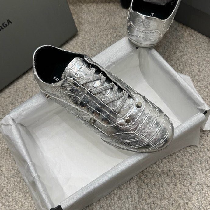 Кроссовки Balenciaga City Series с шипами фото 2