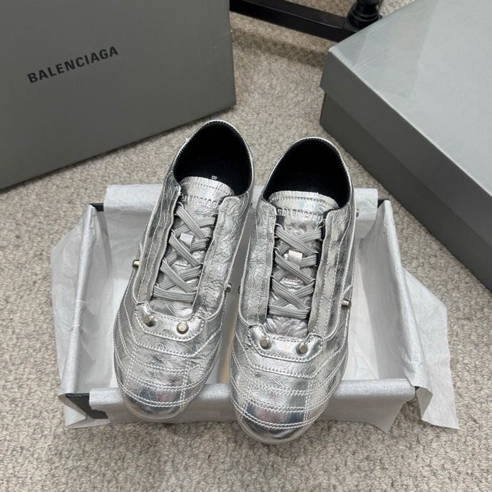 Кроссовки Balenciaga City Series с шипами фото 3