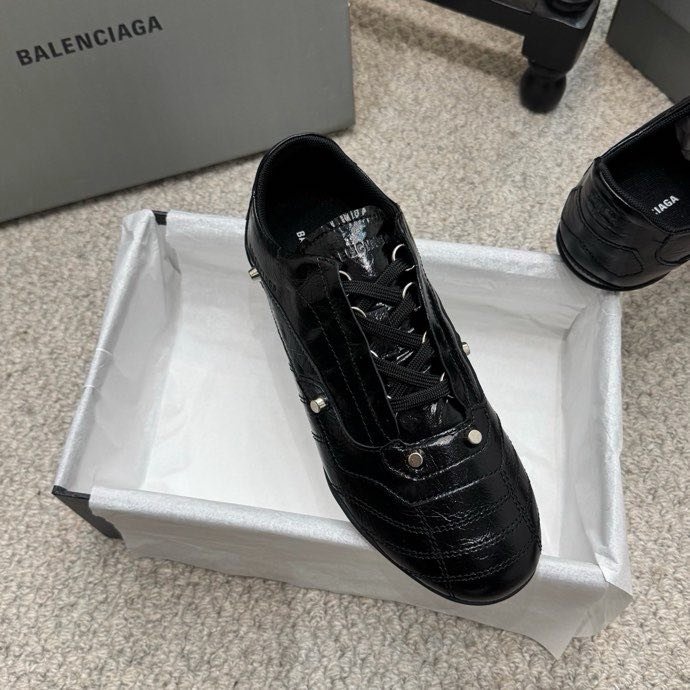 Кроссовки Balenciaga City Series с шипами фото 3