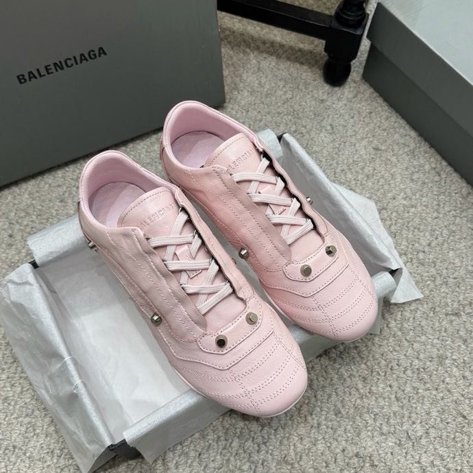 Кроссовки Balenciaga City Series с шипами фото 4