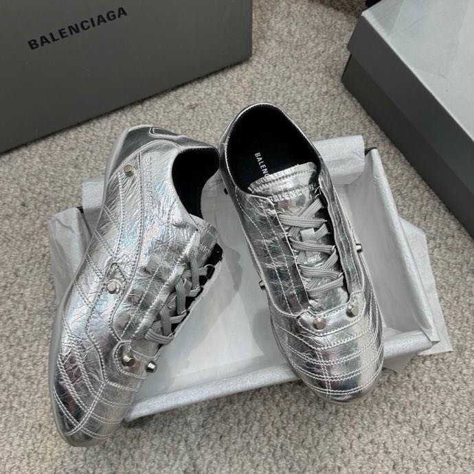 Кроссовки Balenciaga City Series с шипами фото 4