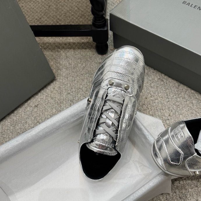 Кроссовки Balenciaga City Series с шипами фото 5