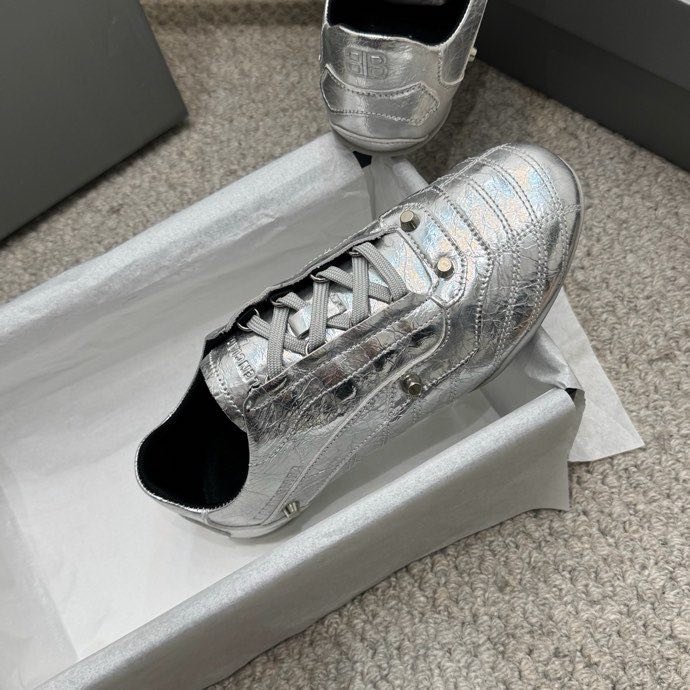 Кроссовки Balenciaga City Series с шипами фото 7