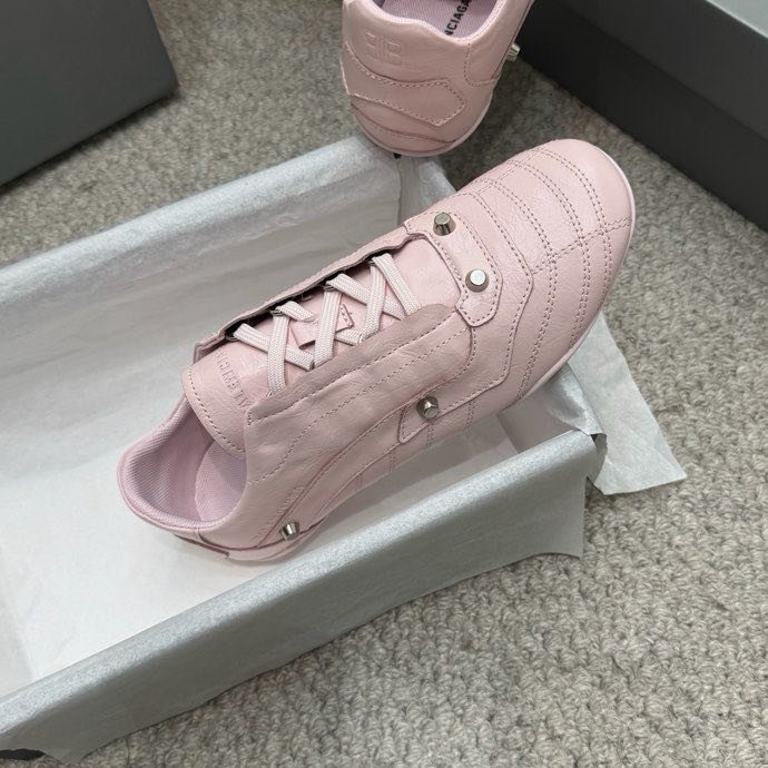 Кроссовки Balenciaga City Series с шипами фото 8