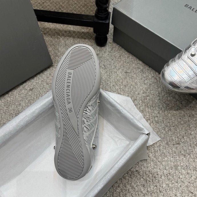 Кроссовки Balenciaga City Series с шипами фото 8