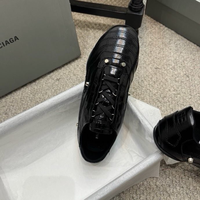 Кроссовки Balenciaga City Series с шипами фото 8