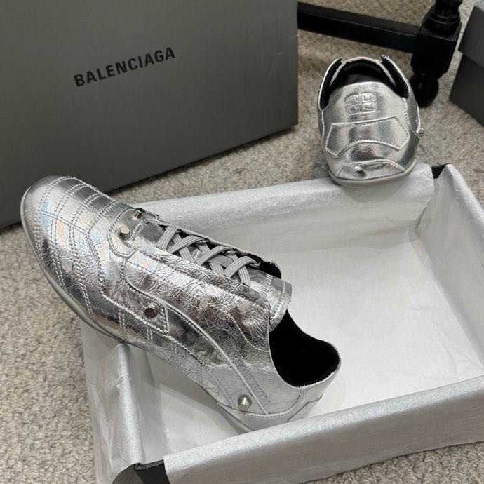 Кроссовки Balenciaga City Series с шипами фото 9