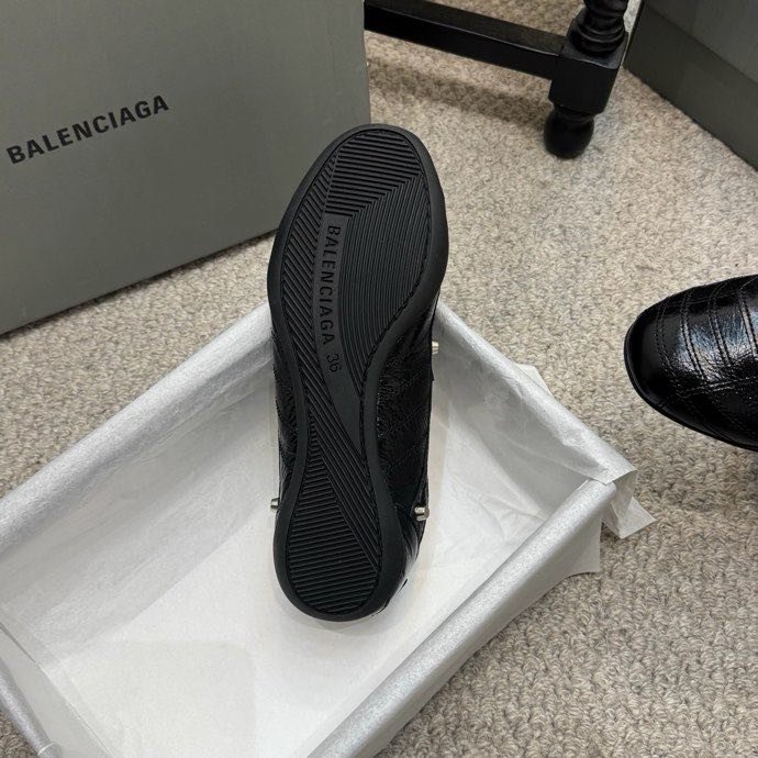 Кроссовки Balenciaga City Series с шипами фото 9