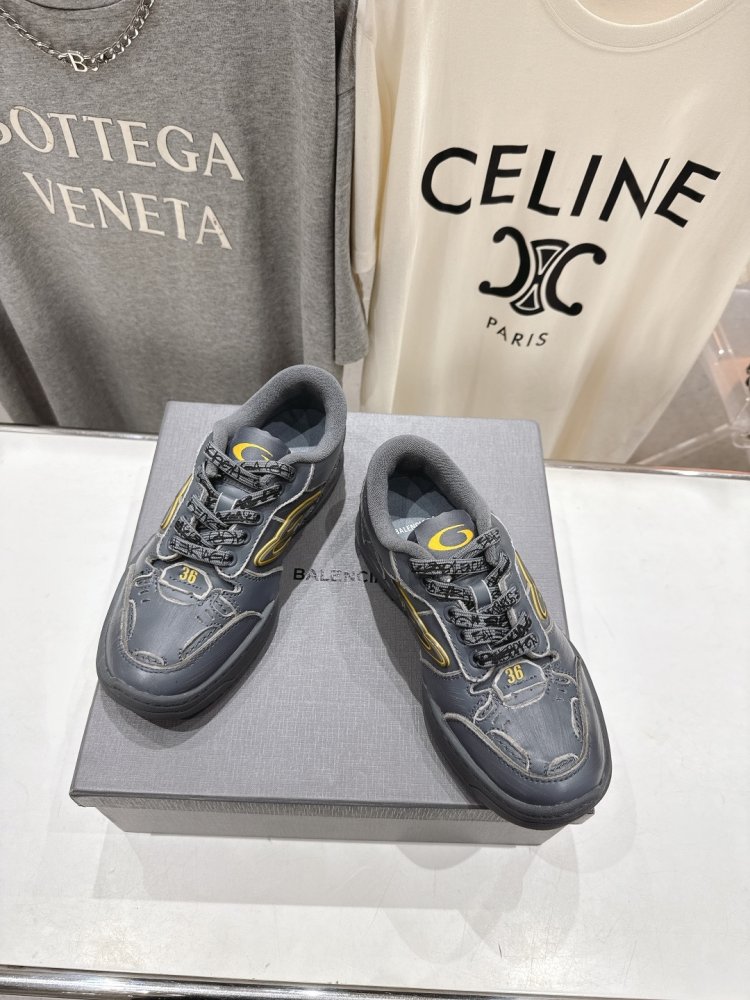 Кросівки Balenciaga Hamptons Worn-Out фото 2