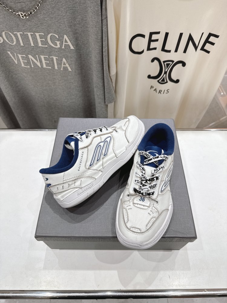 Кроссовки Balenciaga Hamptons Worn-Out фото 3