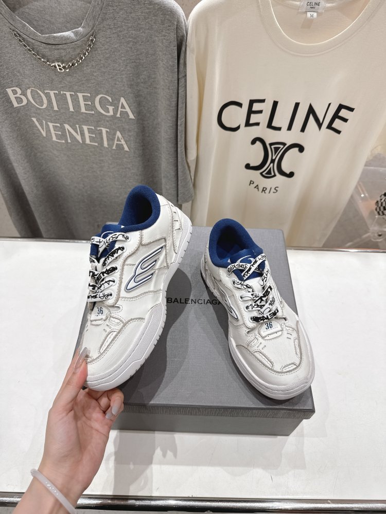 Кроссовки Balenciaga Hamptons Worn-Out фото 4