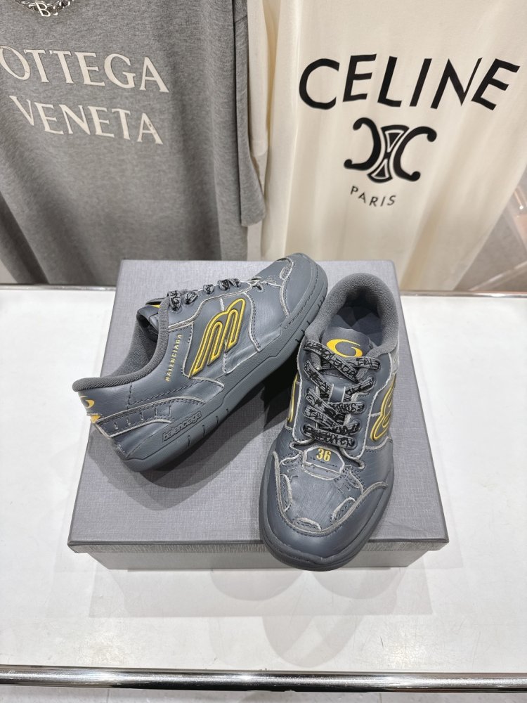 Кросівки Balenciaga Hamptons Worn-Out фото 4