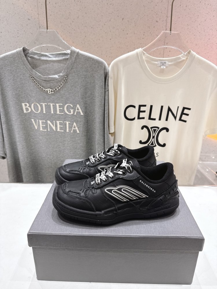 Кроссовки Balenciaga Hamptons Worn-Out фото 5