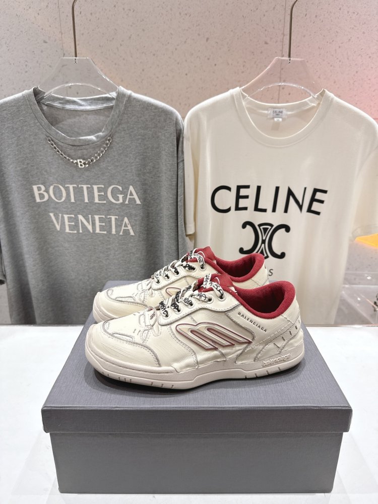 Кроссовки Balenciaga Hamptons Worn-Out фото 5