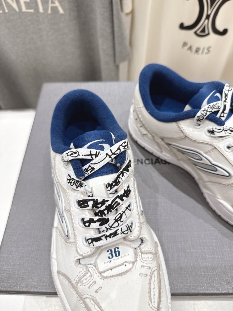 Кроссовки Balenciaga Hamptons Worn-Out фото 7