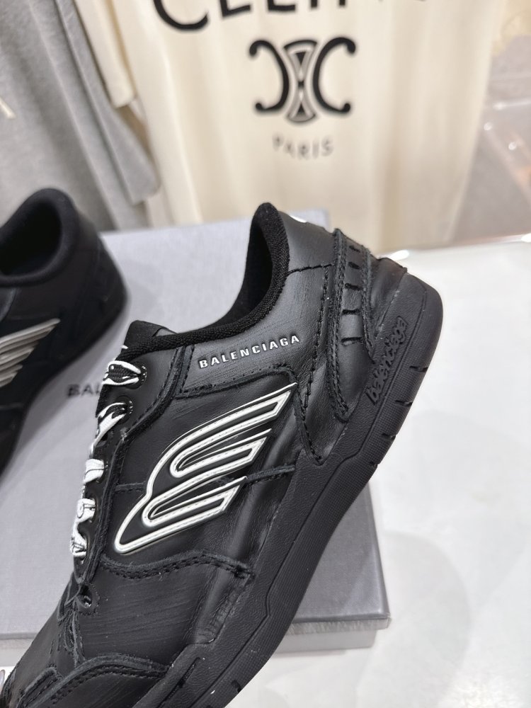 Кроссовки Balenciaga Hamptons Worn-Out фото 7