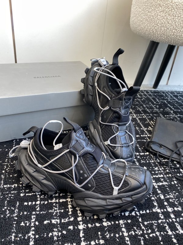 Кроссовки Balenciaga Hike
