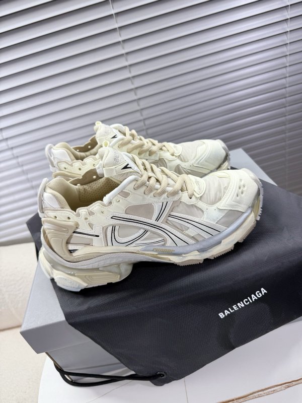 Кроссовки Balenciaga Runner