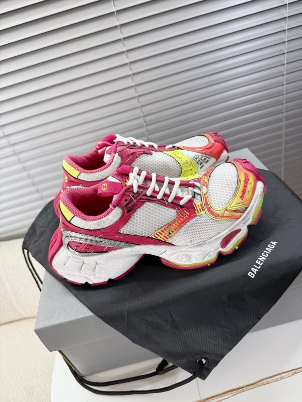 Кроссовки Balenciaga Stapler