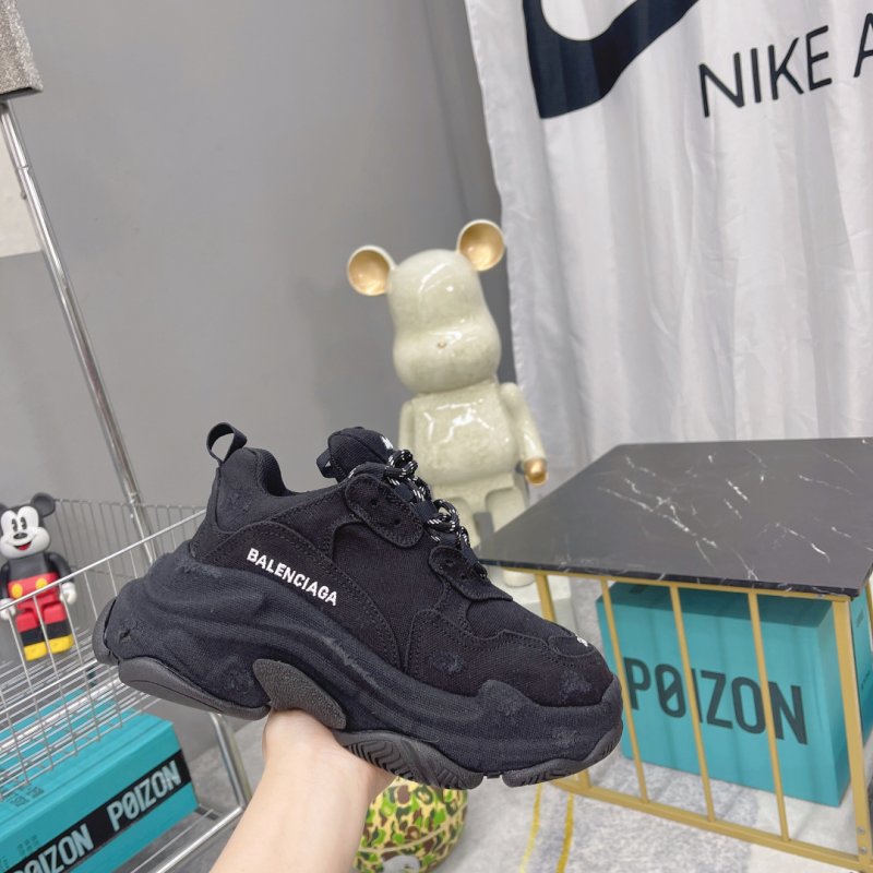 Кроссовки Balenciaga Triple S