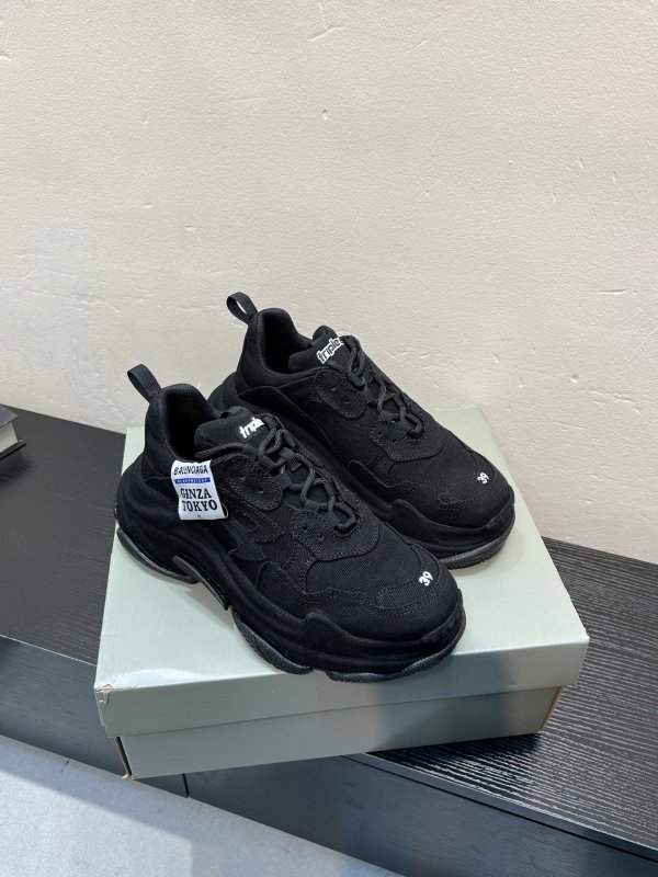 Кроссовки Balenciaga Triple S