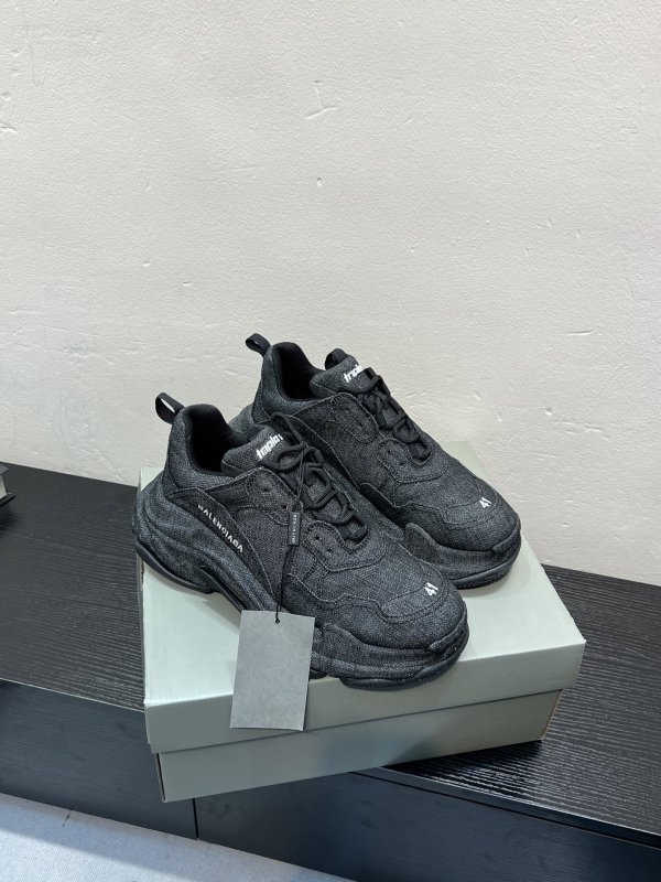 Кроссовки Balenciaga Triple S