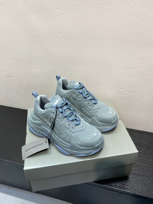 Кроссовки Balenciaga Triple S